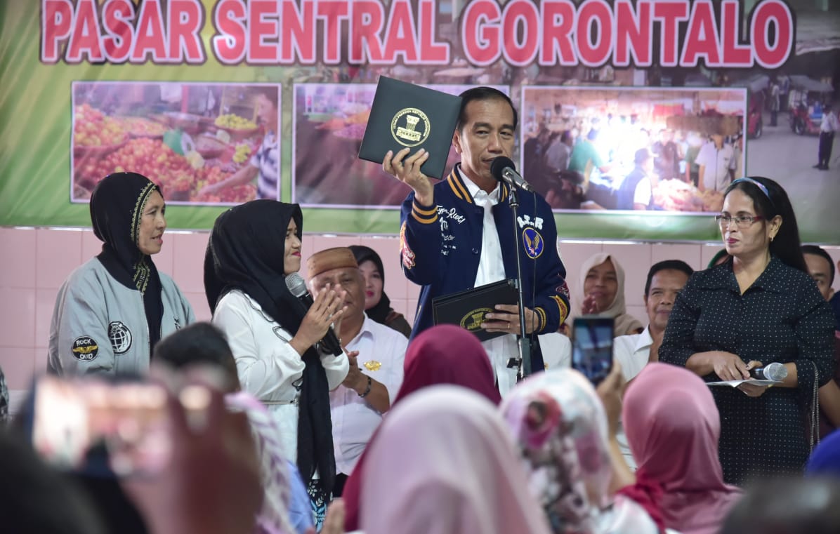 Presiden Jokowi dorong  usaha ultra mikro  berkembang. (Foto: Biro Pers Setpres)