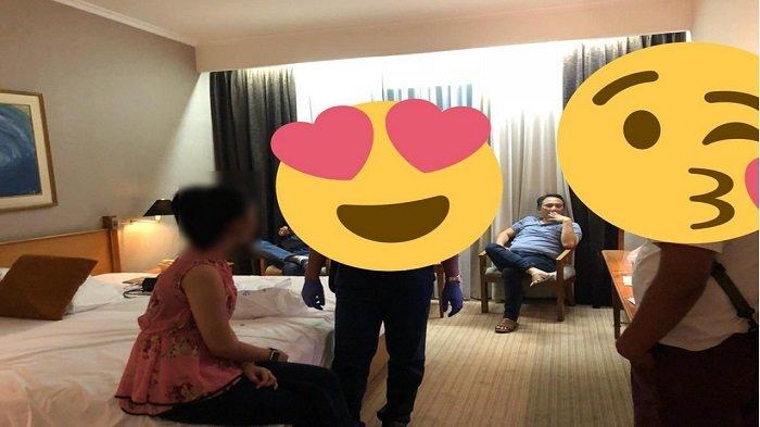 Andi Arief bersama seorang perempuan saat penggrebekan di kamar hotel. (Foto: Istimewa)
