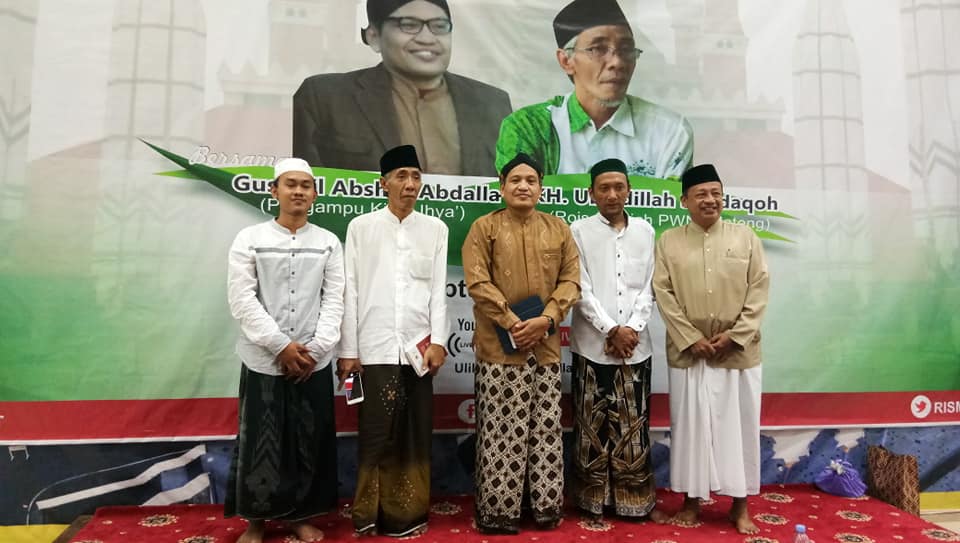 KH Ulil Abshar Abdalla bersama para kiai di Jawa Tengah. (Foto: akun fb ybs)