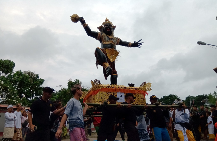 Pawai Ogoh-Ogoh atau Tawur Agung di Pura Segara, Rabu, 6 Maret 2019. (Foto: Farid/ngopibareng.id)