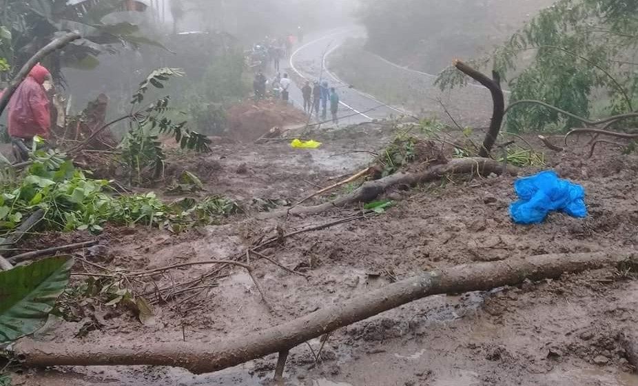 Longsor yang terjadi di Kecamatan Komodo, Mangarai Barat NTT, Kamis, 7 Maret 2019. (Foto: BNPB)