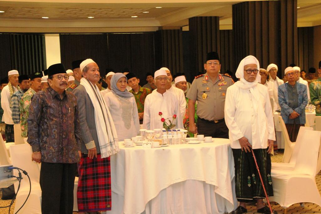 Para kiai dan ulama sepuh hadir dalam Silaturahmi Alim Ulama NU se-Jatim di Hotel Bumi Surabaya, Sabtu 9 Maret 2019. (Foto: adi/ngopibareng.id)