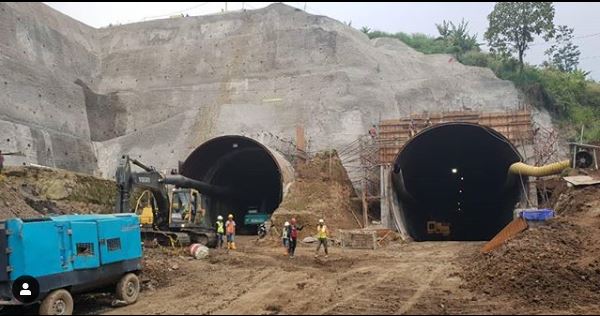 Terowongan Nanjung di Kecamatan Margaasih, Kabupaten Bandung. (Foto: Instagram Jokowi) 
