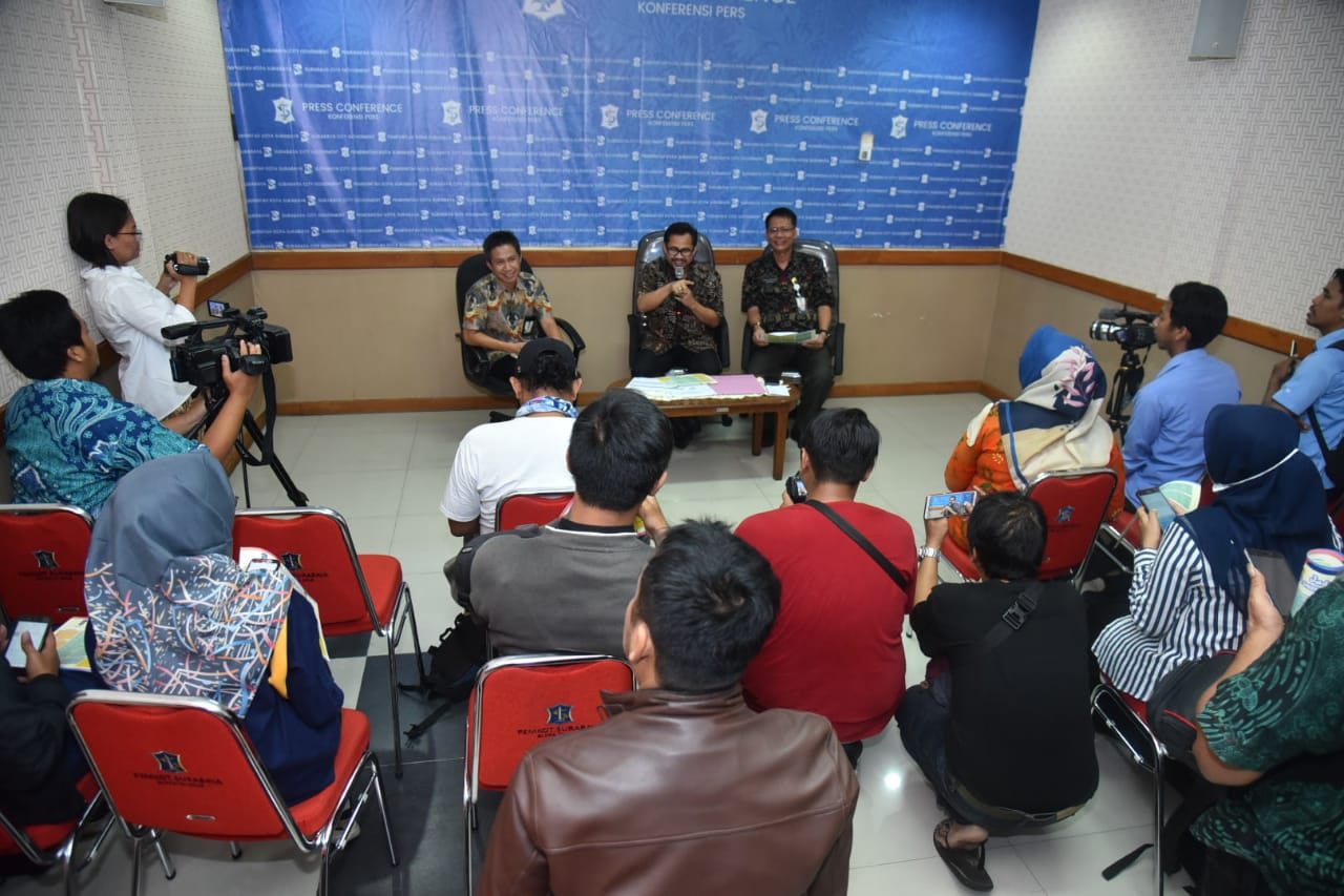 Ikhsan saat ditemui di Kantor Bagian Humas Pemkot Surabaya, Rabu, 13 Maret 2019. (foto: farid/ngopibareng.id) 