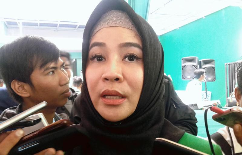 Anggota DPR sekaligus caleg PPP, Nurhayati Effendi Monoarfa, istri Plt Ketum PPP.