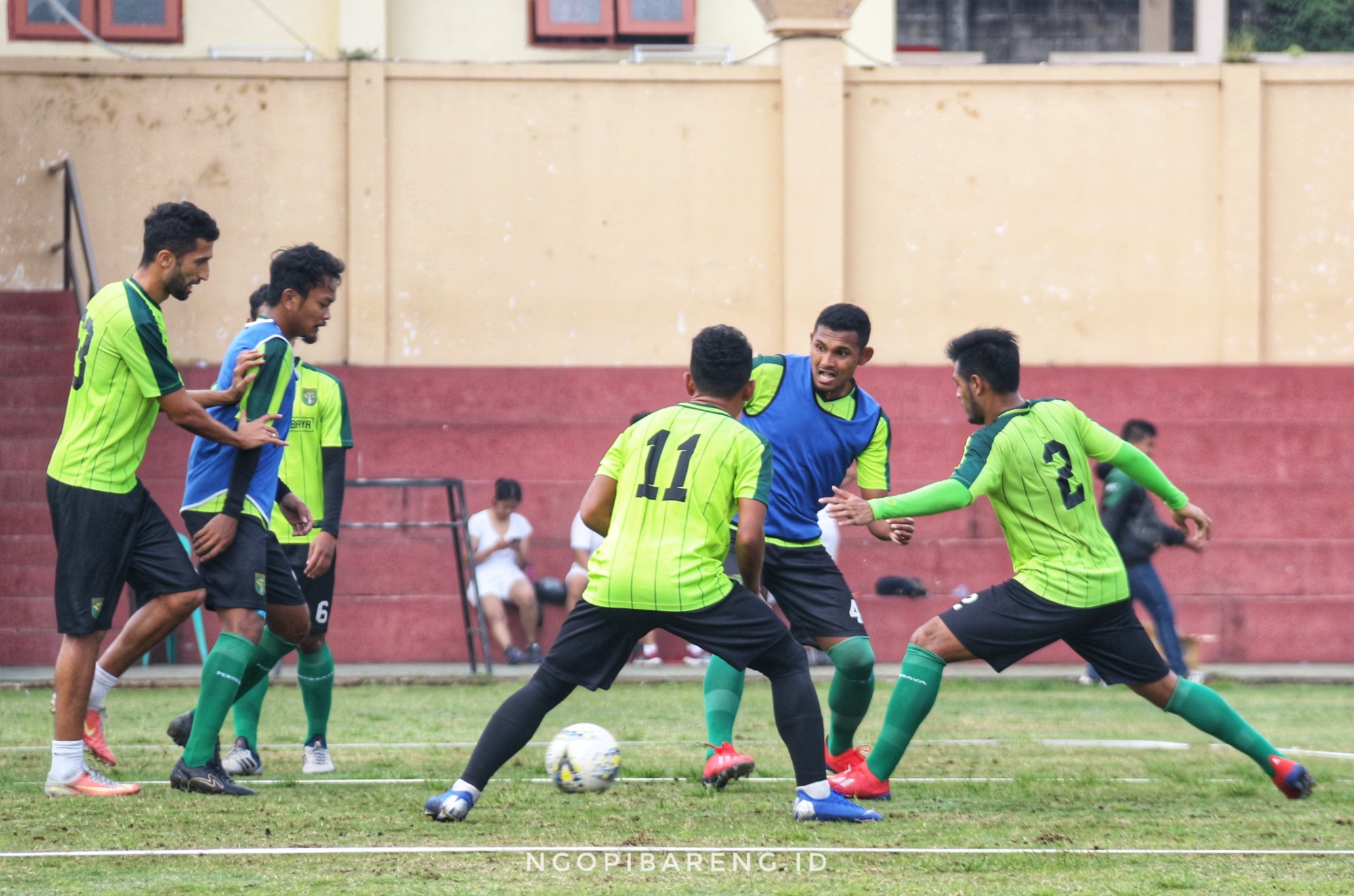Skuat Persebaya saat latihan di Lapangan Polda Jatim, Rabu 20 Maret 2019. (foto: Haris/ngopibareng)
