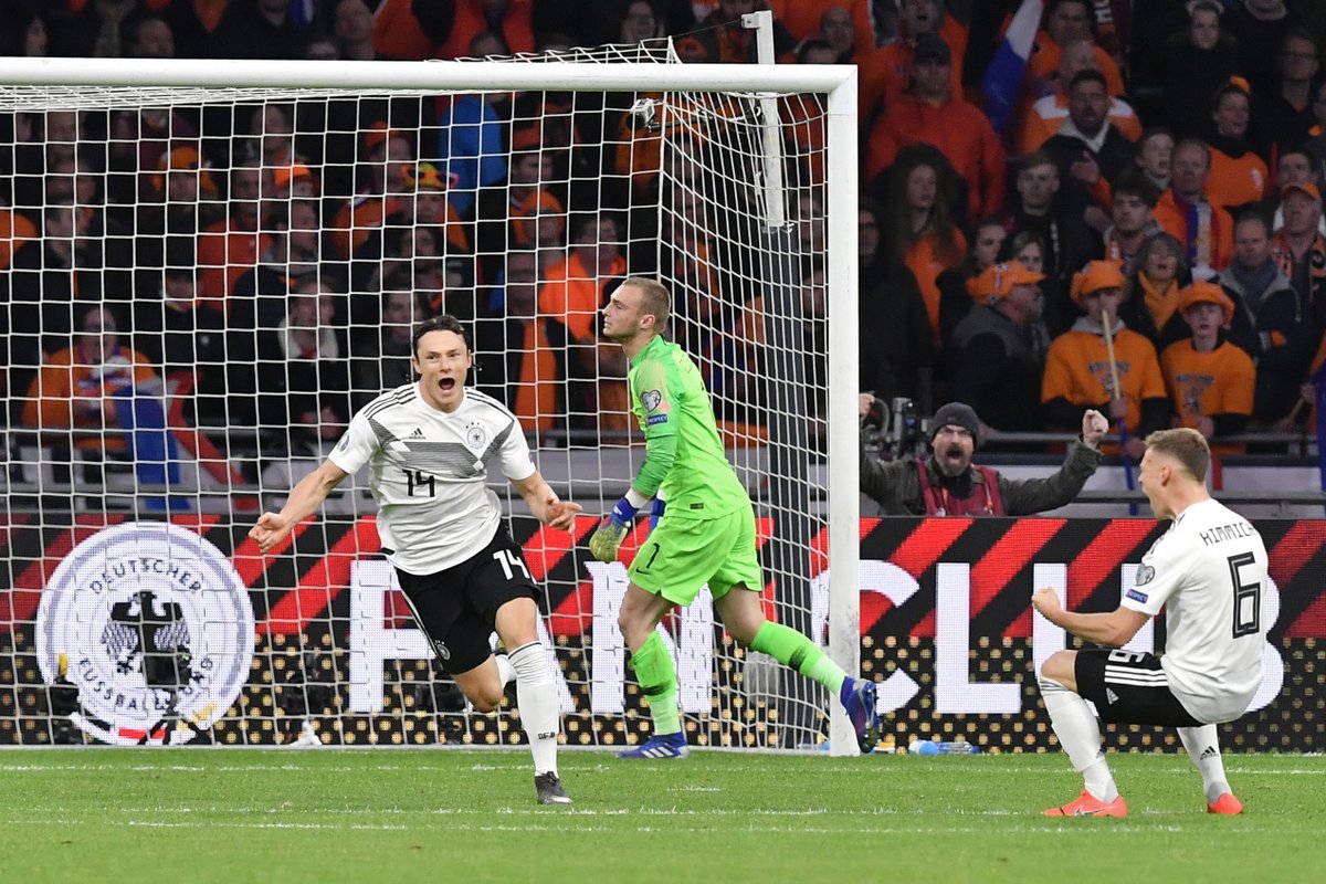 Penyerang sayap Jerman Nico Schulz merayakan golnya ke gawang Belanda pada laga Kualifikasi Piala Eropa 2020, Senin 25 Maret 2019. (Foto: Twitter/@DFB_Team_En)