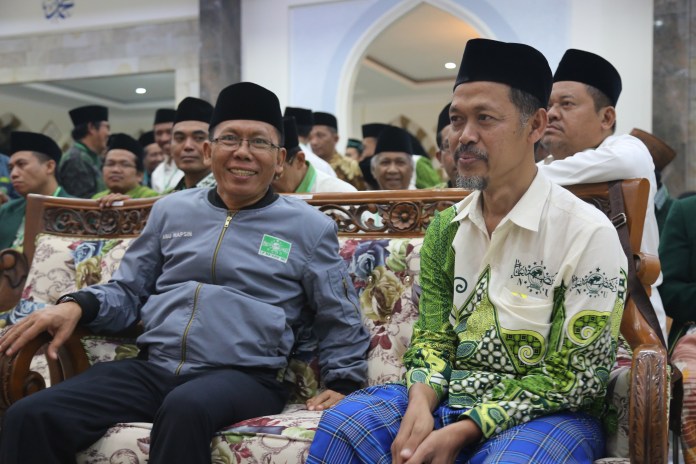 Ketua Pengurus Wilayah Nahdlatul Ulama (PWNU) Jawa Tengah HM Muzamil, kanan. (Foto: nu for ngopibareng.id)