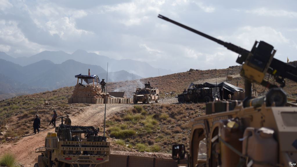 Tentara Afghanistan sedang bersiap hadapi lawan. (Foto: afp)