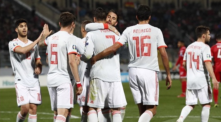 Spanyol memuncaki klasemen Grup F setelah menekuk Malta 2-0. (Foto: Twitter/SeFutbol)