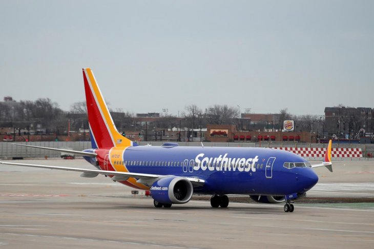Ilustrasi pesawat Boeing 737 MAX 8 aircraft milik Southwest Airlines mendarat di Midway International Airport in Chicago, Illinois, Amerika Serikat 13 Maret 2019. (Foto: Reuters/Kamil Kraczynski)