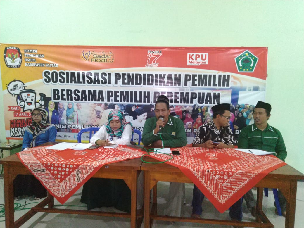 Ketua PC ISNU H.Imam Kusnin Ahmad ketika menyampaikan pesan dalam sosialisasi Pemilu di Blitar. (Foto: nu for ngopibareng.id)