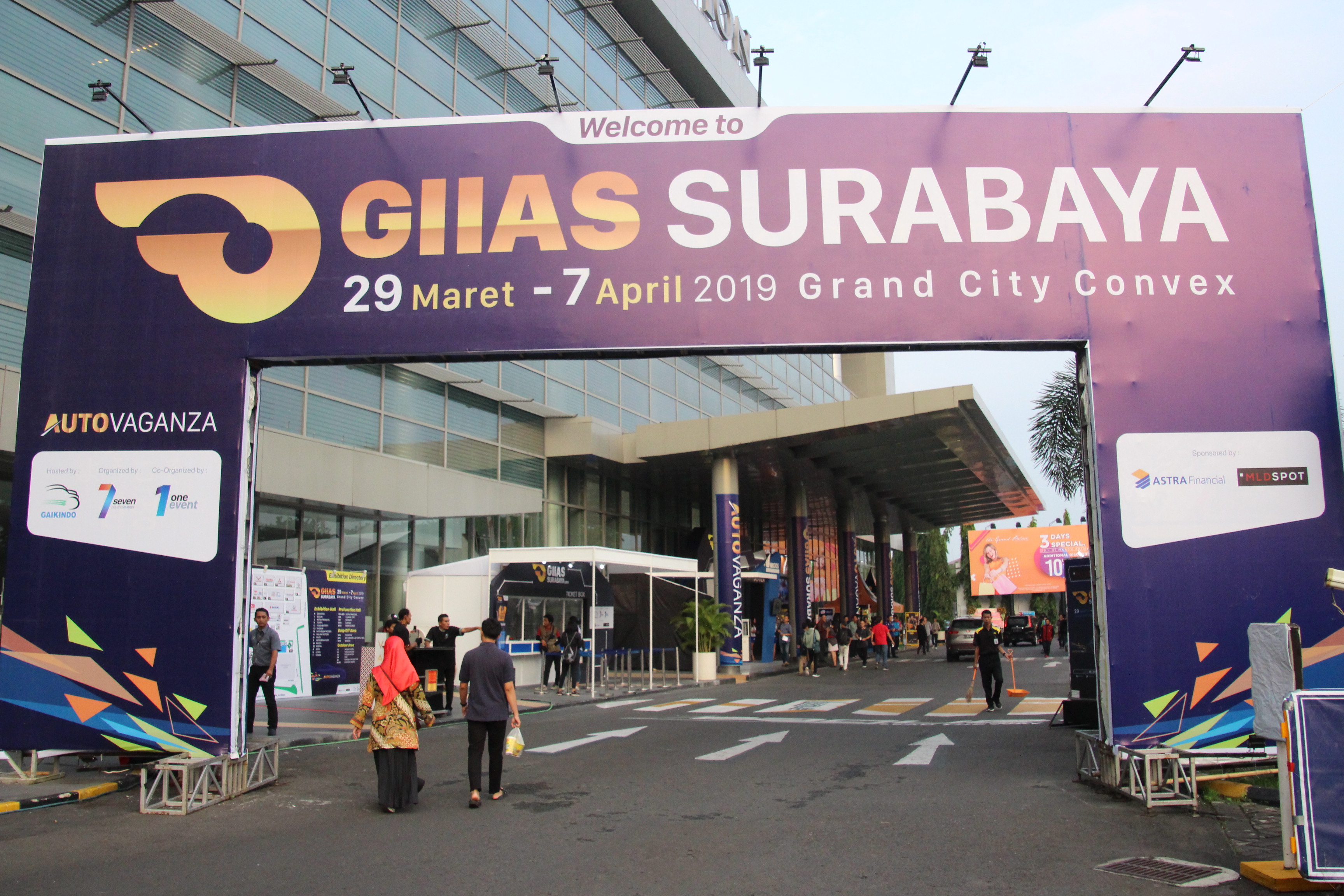 Pameran otomotif GIIAS Surabaya 2019 resmi dibuka, Jumat, 29 Maret 2019 di Convention Hall Grand City, Surabaya. (Foto: Faiq/ngopibareng.id)