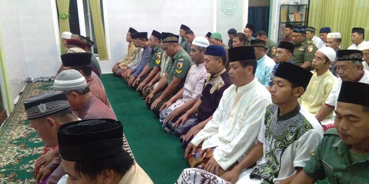Suasana Shalat Tahajud Di Masjid Al-Huda, Mojosari