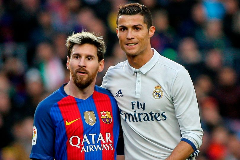 Lionel Messi dan Cristiano Ronaldo punya koleksi handphone berlapis emas.