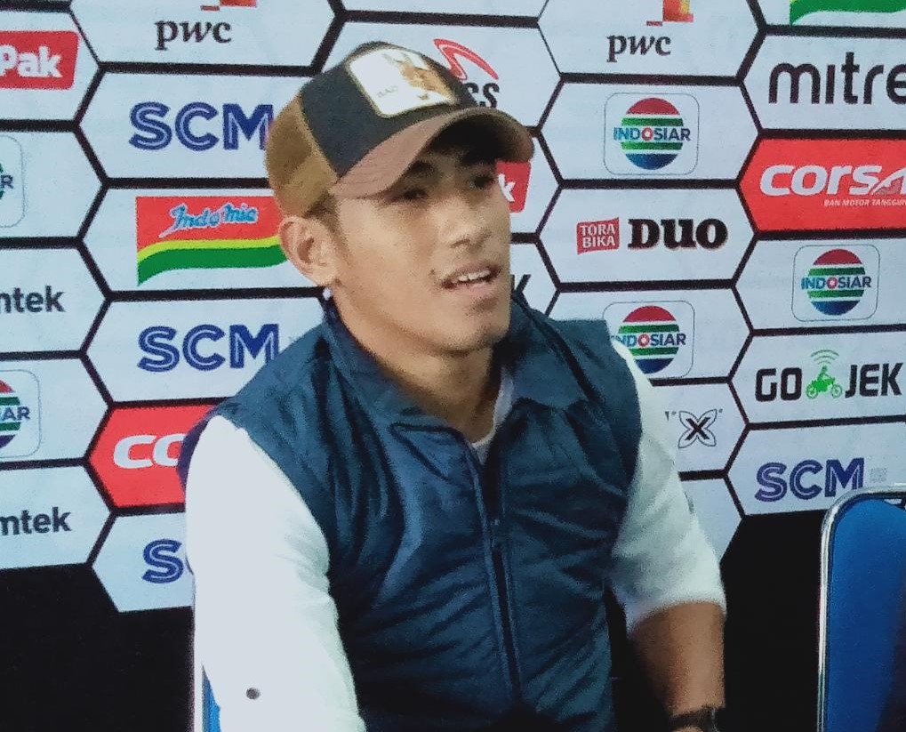Hanif Sjahbandi saat memberikan keterangan pers di Stadion Kanjuruhan, Malang, Senin, 1 April 2019. (Foto: Fajar/ngopibaren.id)