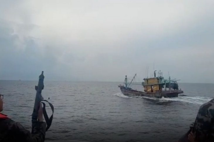 Kapal ikan asing berbendera Malaysia yang ditangkap petugas KKP. (Dokumentasi Kementerian Kelautan dan Perikanan)