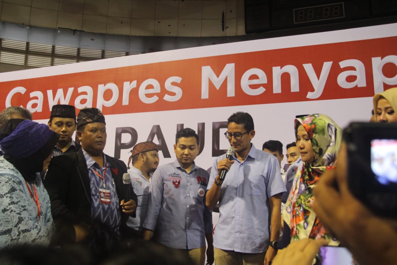 Sandiaga Uno saat menyambut para guru di Surabaya. Foto : faiq/ngopibareng
