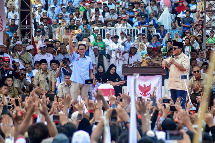 Alumni PA 212 turut meramaikan kampanye akbar Prabowo-Sandi hari ini.