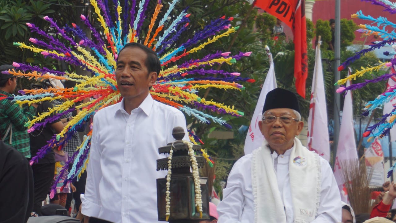 Pasangan capres-cawapres Jokowi-Ma'ruf Amin menghadiri pawai karnaval bersatu di Banten, Minggu, 7 April 2019. (Foto: Istimewa)