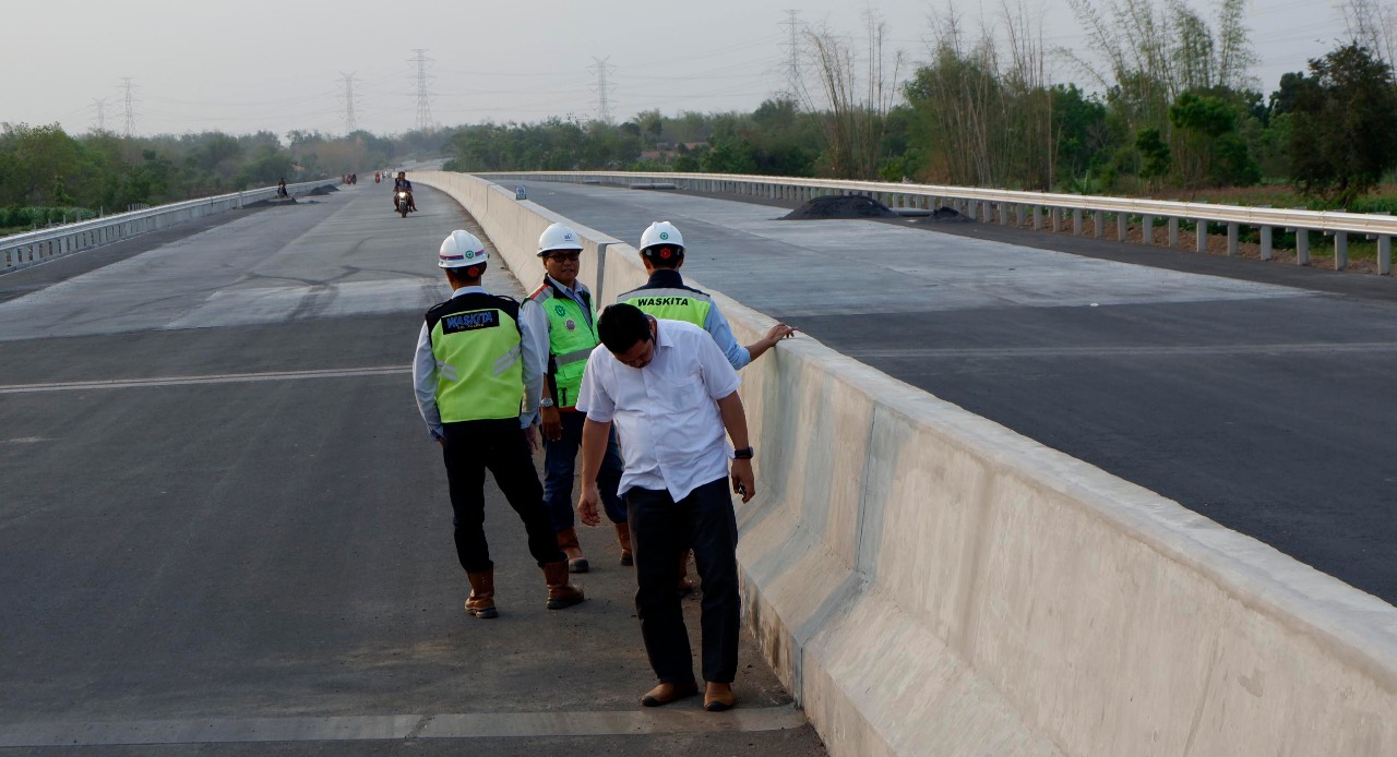 Ruas Tol Paspro yang akan diresmikan Presiden Jokowi, Rabu, 10 April 2019. (Foto: Ikhsan/ngopibareng.id)