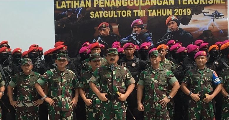 Panglima TNI Marsekal Hadi Tjahjanto dan jajarannya. 