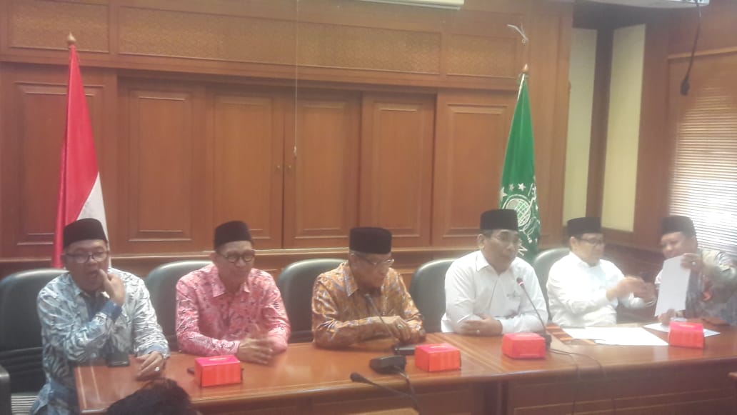 Muhaimin Iskandar bersama Ketua Umum PBNU KH Said Aqil Siroj dan jajaran PBNU lainnya. (Foto: nu for ngopibareng.id)