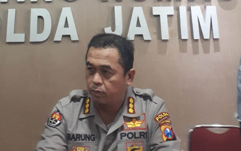 Kabid Humas Polda Jatim, Kombes Pol Frans Barung Mangera di Polda Jatim, Jumat 12 April 2019. (Foto: Alief/ngopibareng.id)