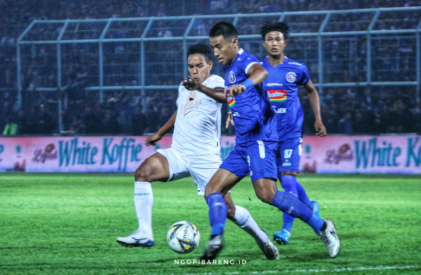 Persebaya vs Arema di Kanjuruhan Malang. (Foto: Haris/ngopibareng.id)