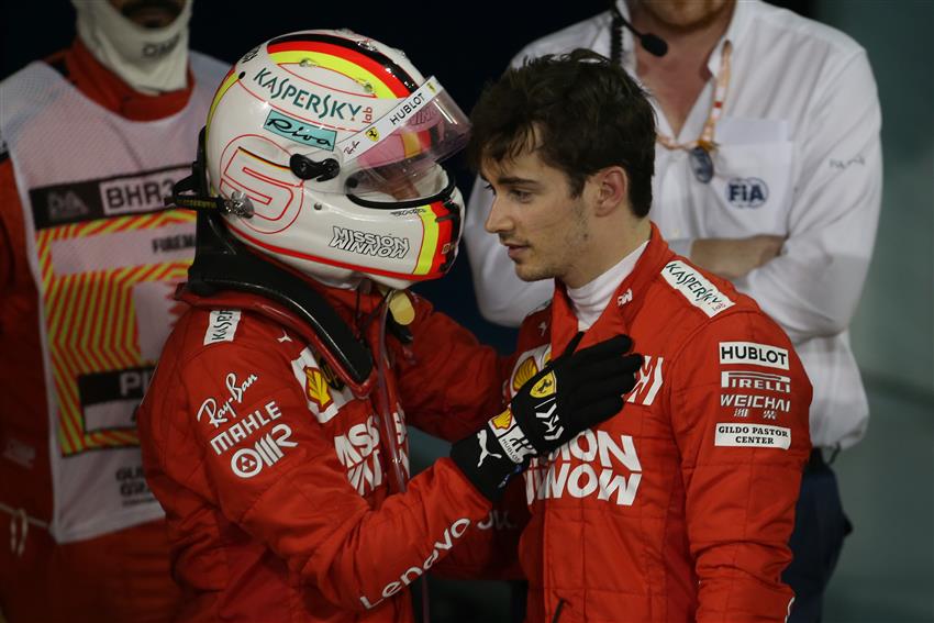 Duo pembalap Ferrari, Sebastian Vettel dan Charles Leclerc. (Foto: Twitter/@UpdatesFerrari) 