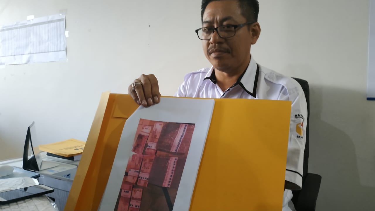 Koordinator Gakkumdu Surabaya, Usman saat ditemui di Kantor Bawaslu, Surabaya, Selasa 16 April 2019. (Foto: Farid/ngopibareng.id) 