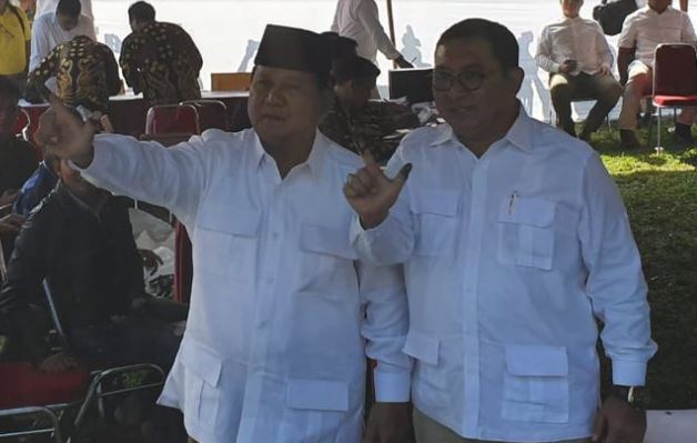 Prabowo Subianto dan Fadli Zon di Tempat Pemungutan Suara (TPS) 041, Kampung Curug RT 02 Rw 09, Desa Bojong Koneng, Jawa Barat, Rabu 17 April 2019.