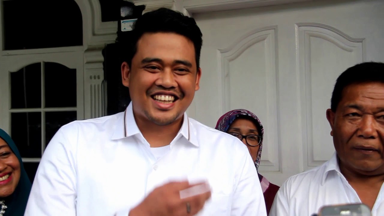 Bobby Nasution, suami Kahiyang Ayu sekaligus menantu Jokowi, bersama Bupati Mandailing Natal (Madina), Sumatera Utara, Dahlan Hasan Nasution.
