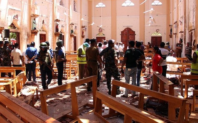 Salah satu gereja lokasi serangan bom di Sri Langka, Minggu, 21 April 2019. (Foto: AFP)