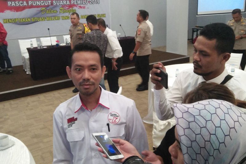 Ketua KPU Maluku Samsul Kubangun mengatakan telah menetapkan dua TPS dilakukan PSU pada tanggal 27 April 2019, yakni satu TPS di Kabupaten Maluku Barat Daya dan satu TPS lainnya di Kabupaten Kepulauan Aru (Foto: Daniel Leonard)