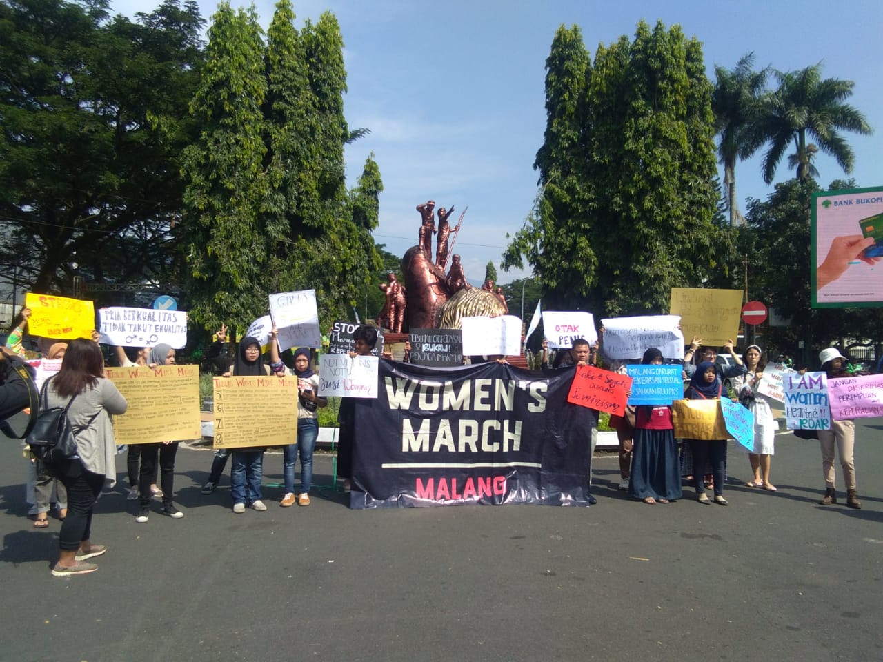 Peserta Women's March Malang