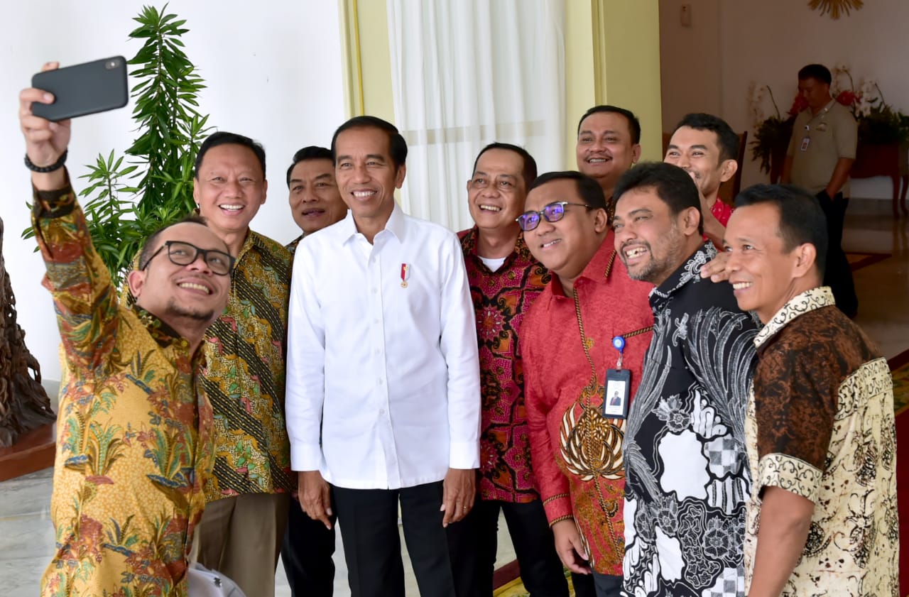 Sejumlah perwakilan dari berbagai elemen buruh di Indnesia bertemu dengan Presiden Jokowi di Istana Bogor
