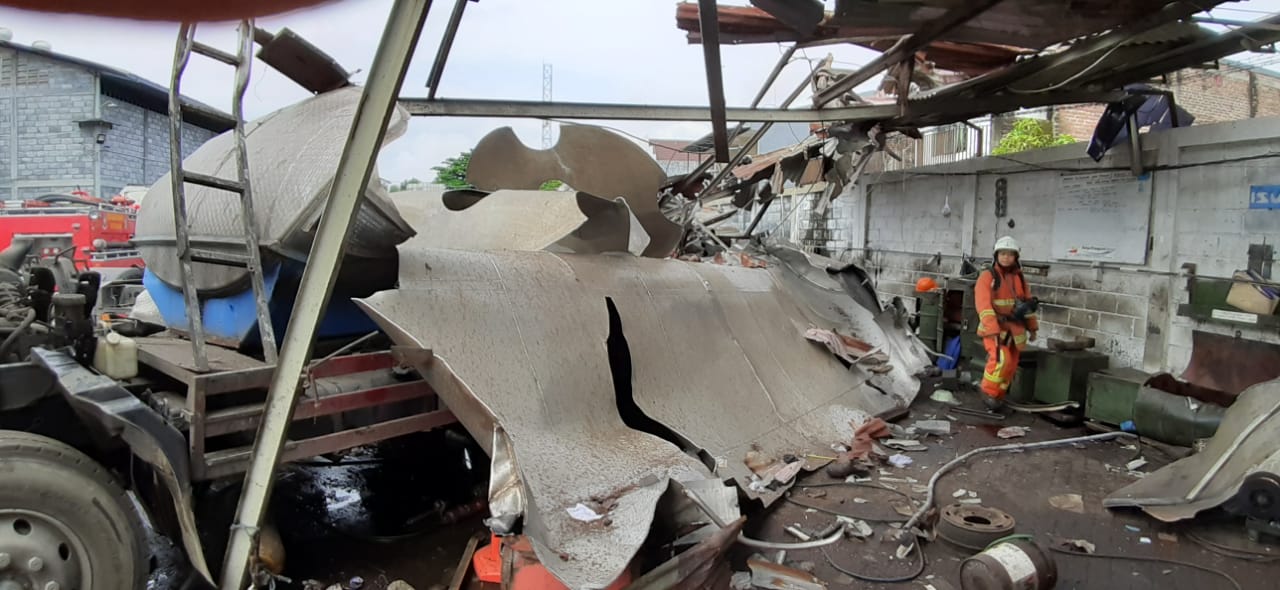 Ledakan terjadi di kawasan pabrik dan pergudangan di Jalan Nambangan, Kenjeran, Surabaya, Senin 29 April 2019. (Foto: Istimewa) 