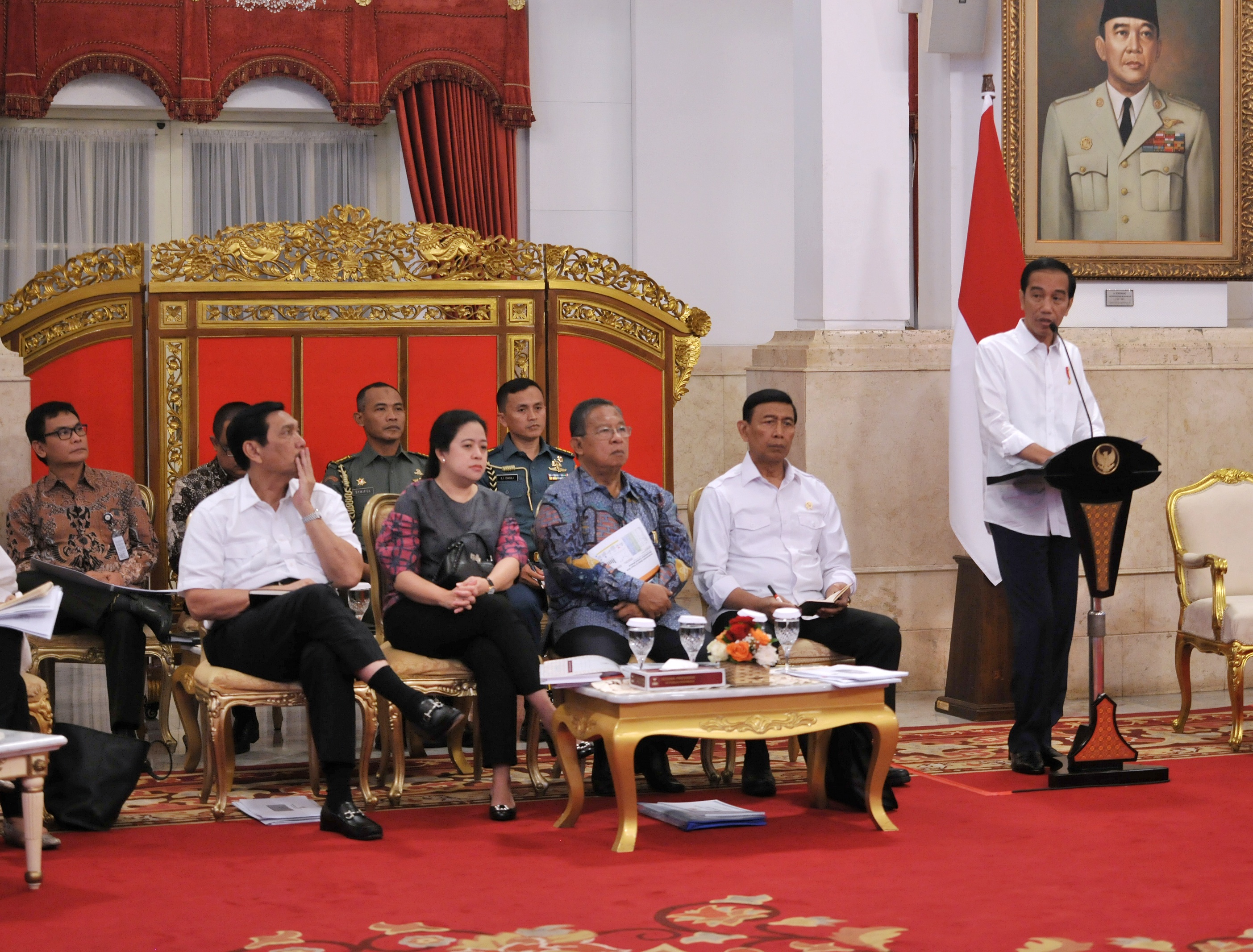 Presiden Joko Widodo dalam rapat terbatas terkait pemindahan Ibu Kota di Kantor Presiden, Kompleks Istana Kepresidenan, Jakarta, (Foto: setneg for ngopibareng.id)