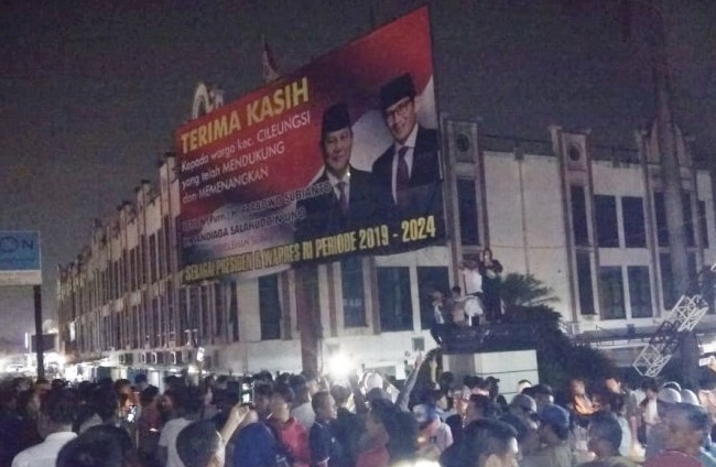 Baliho raksasa Prabowo-Sandi di Bogor. (Foto: Dok/Antara)