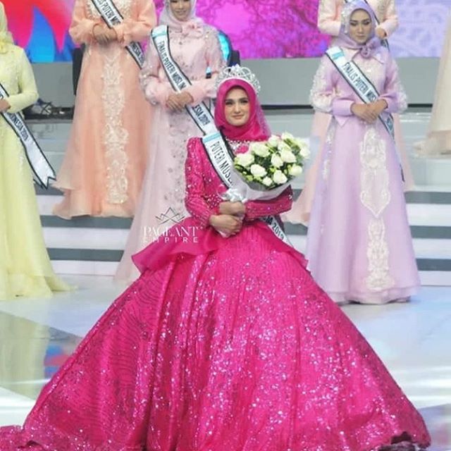 Puteri Muslimah Indonesia 2019, Nurul Bashirah. Ia juga dinobatkan sebagai Puteri Muslimah Indonesia Persahabatan 2019. 