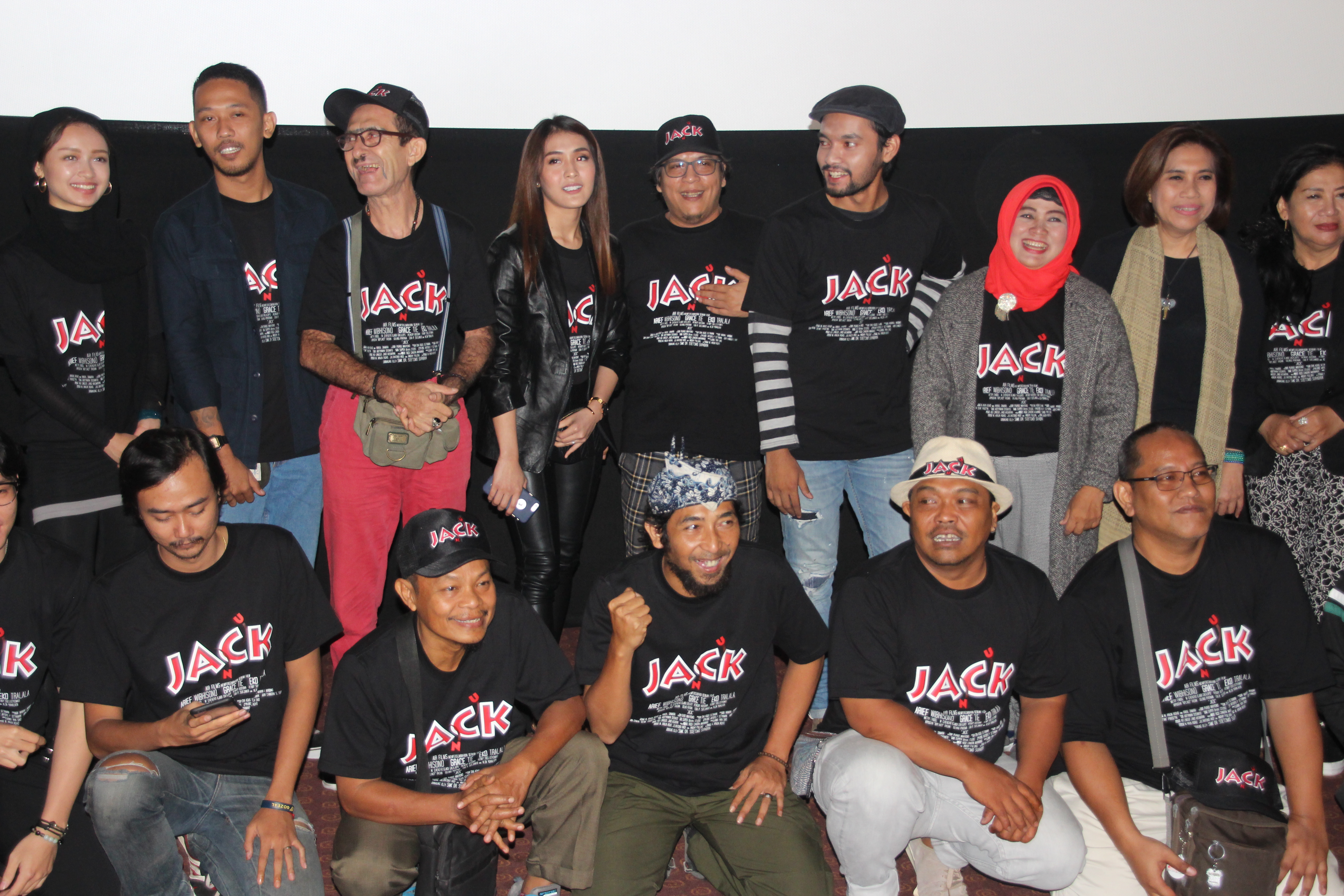 Para pemeran film Jack dalam acara Premiere Film Jack di Ciputra World Surabaya. (Foto: Faiq/ngopibareng)