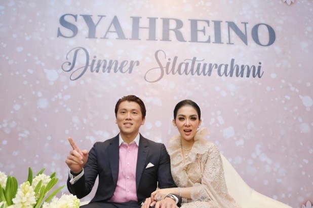 Dua bulan usai merayakan pernikahan di Jepang, Syahreino resepsi di Jakarta.