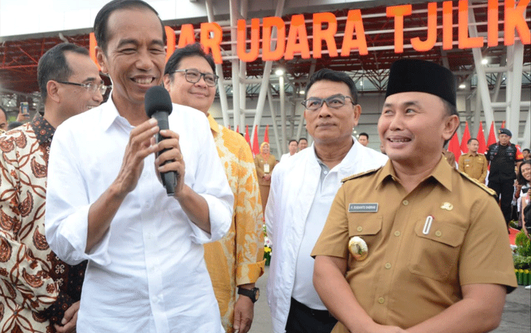 Gubernur Kalimantan Tengah Sugianto Sabran saat bersama Presiden Joko Widodo.