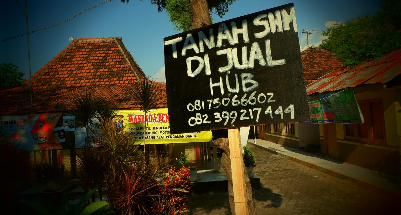 Kantor Kelurahan Triwung Lor, Kota Probolinggo yang dipatok dan dijual ahli waris pemilik tanah. (foto: Ikhsan/ngopibareng.id)