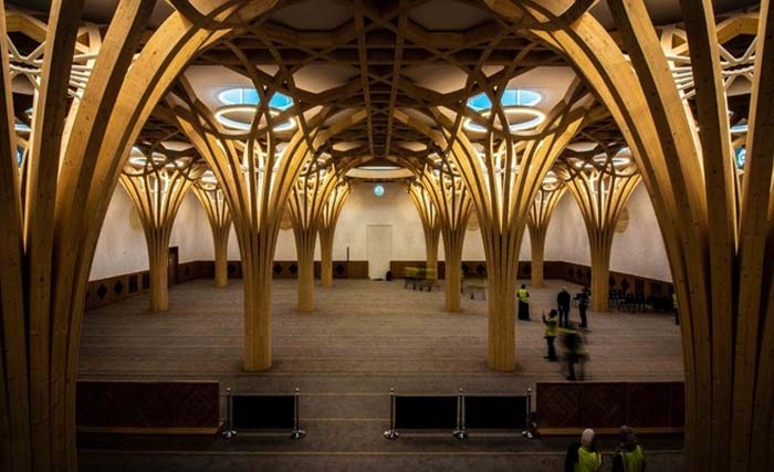 Ruang dalam Masjid di Kota Cambridge, Inggris. (Foto:Itv.Com)