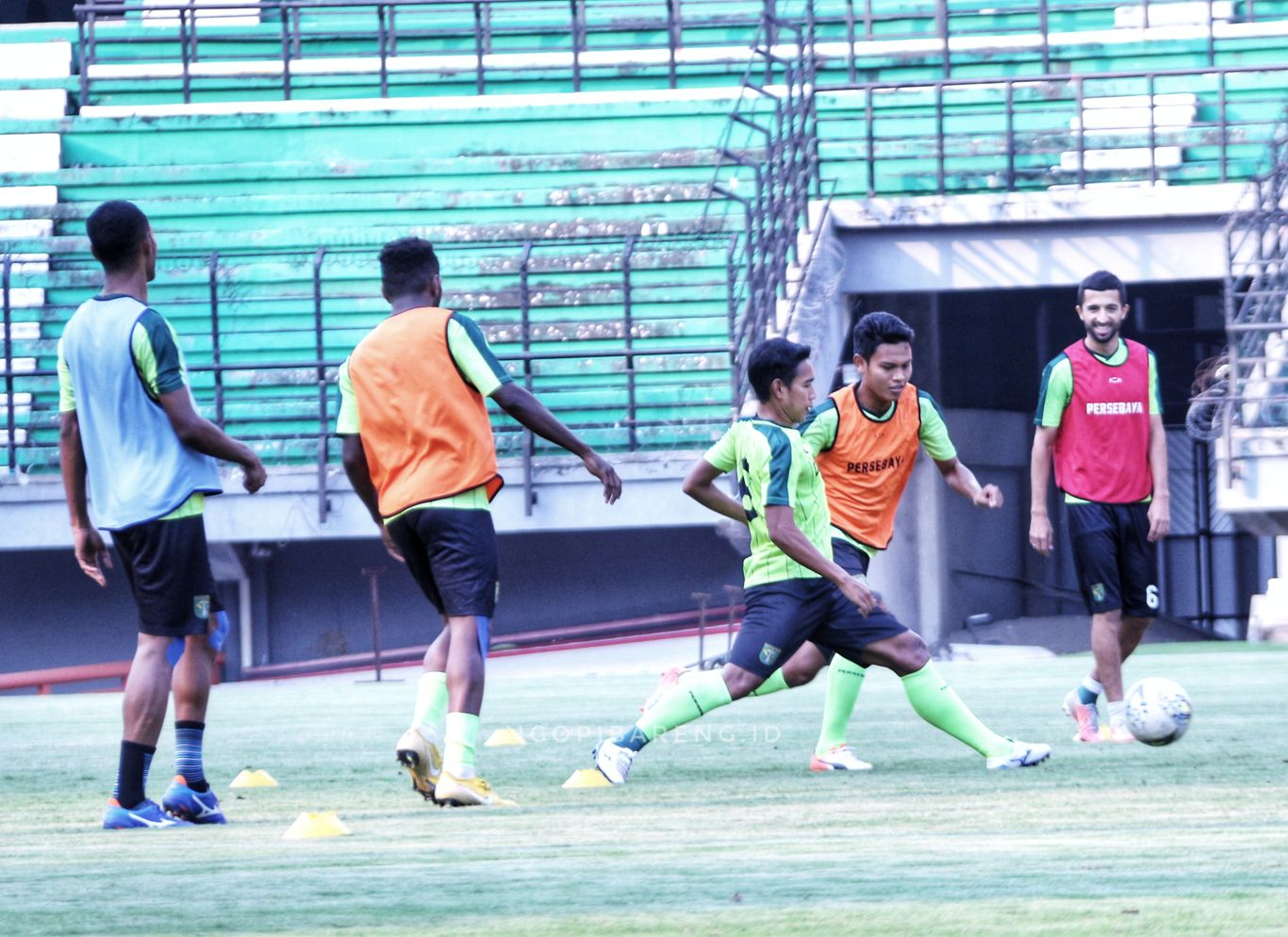 Skuat Persebaya saat latihan di Stadion GBT, Surabaya, Jumat 10 Mei 2019 sore. (foto: Haris/ngopibareng)