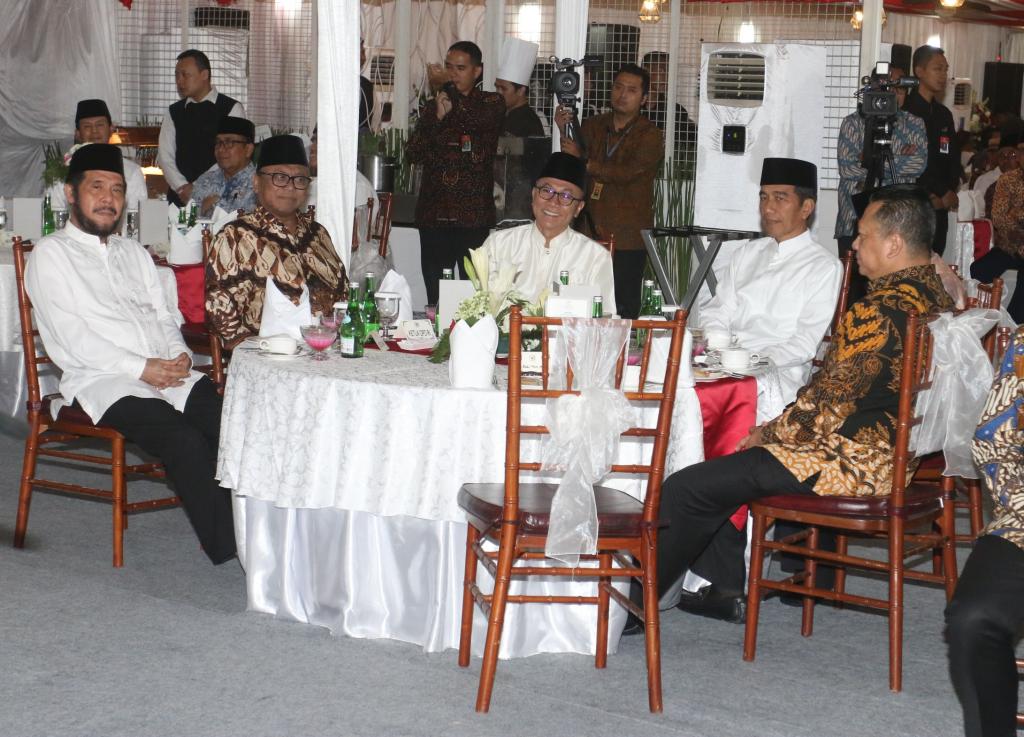 Jokowi-JK bukber bersama Ketua MPR-DPR.