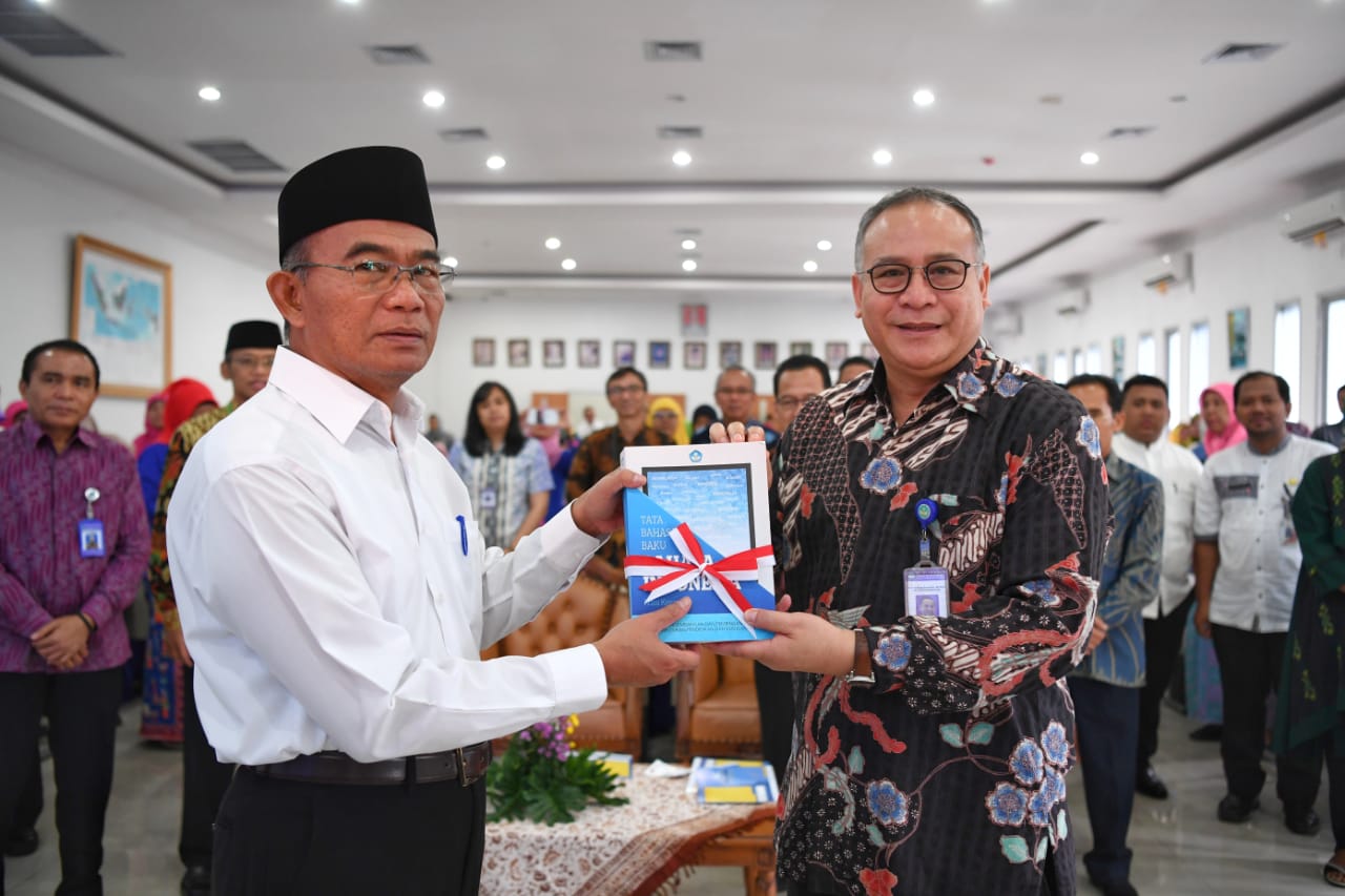 Mendikbud Muhadjir Effendy saat digelar UKBI atau Uji Kemahiran Berbahasa Indonesia, Sabtu 11 Mei 2019. (Foto: Asmanu/ngopibareng.id)