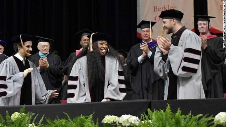 Justin Timberlake, Missy Elliot, dan Alex Lacamoire mendapat gelar doktor kehormatan dari Berklee College of Music. (Foto: Berklee College of Music)